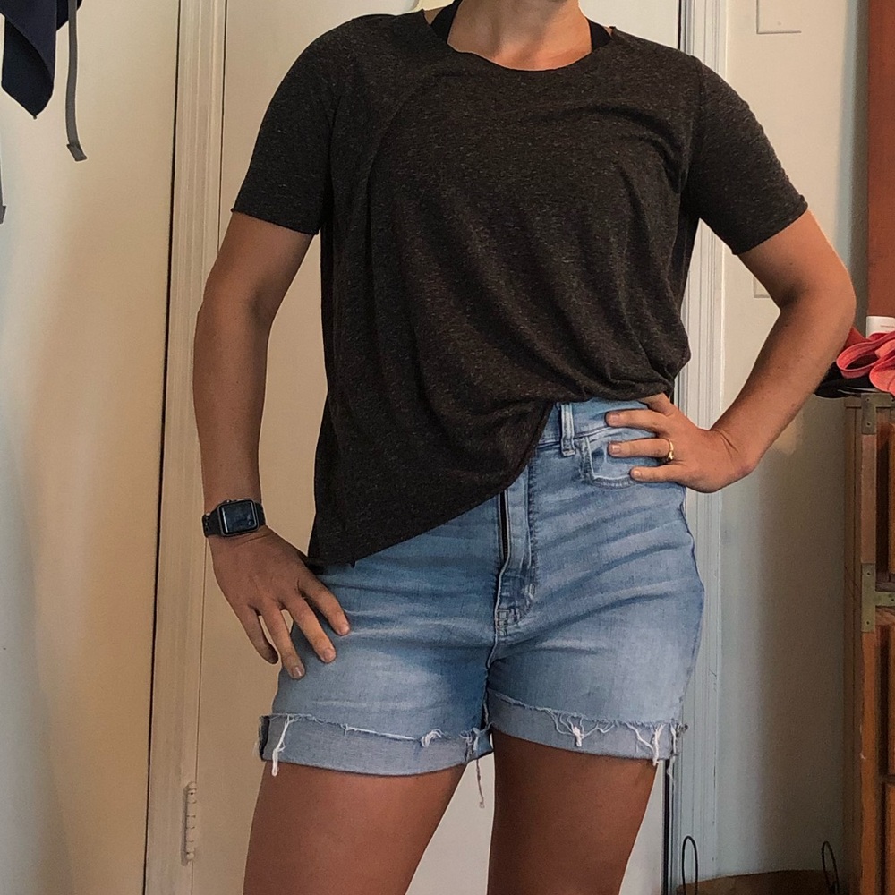Forever 21 high rise Jean shorts - sz 30